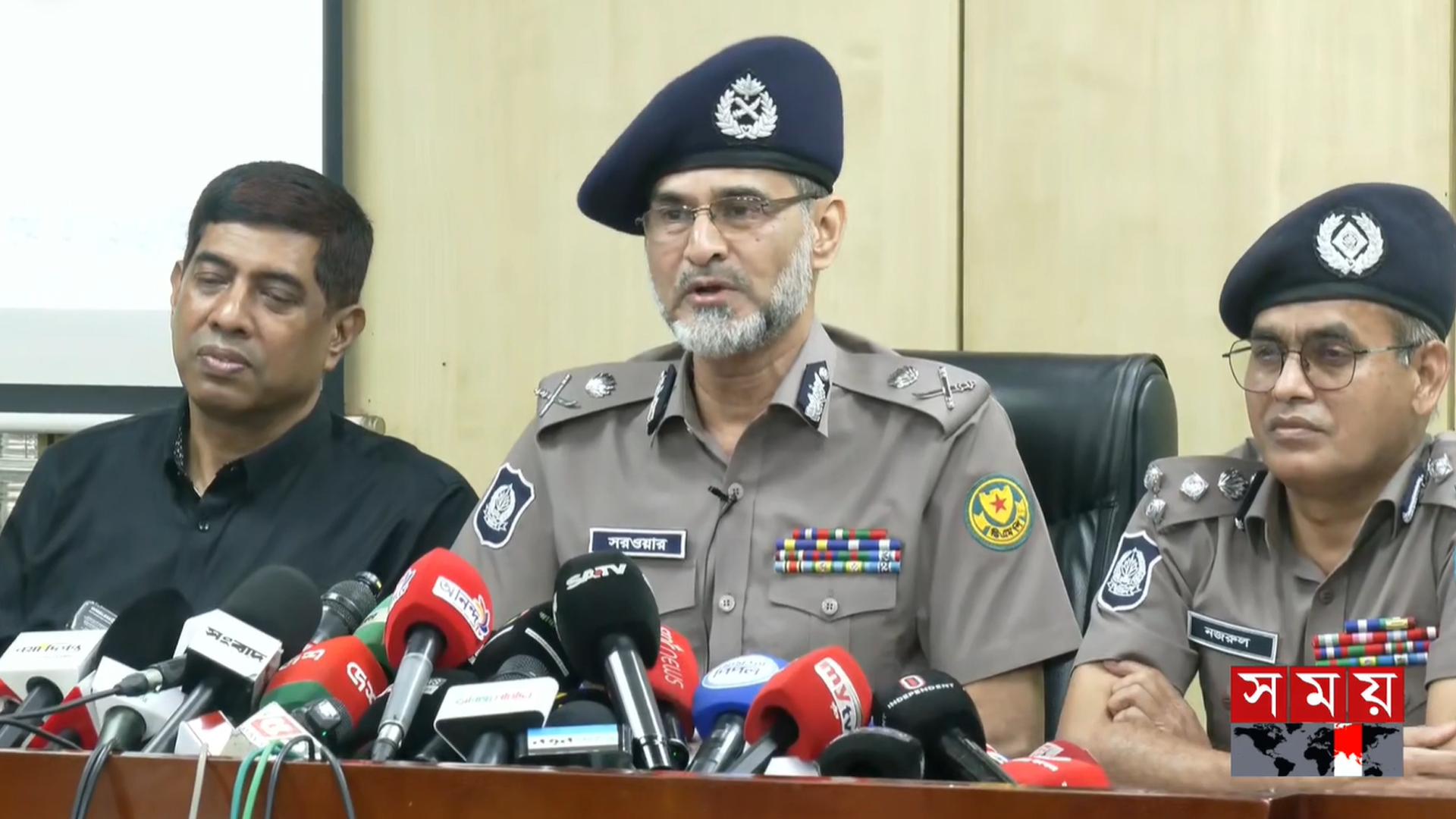 দুদিনে ৯৪ চাঁদাবাজ গ্রেফতার, তদবিরে ছাড়া হবে না: ডিএমপি কমিশনার