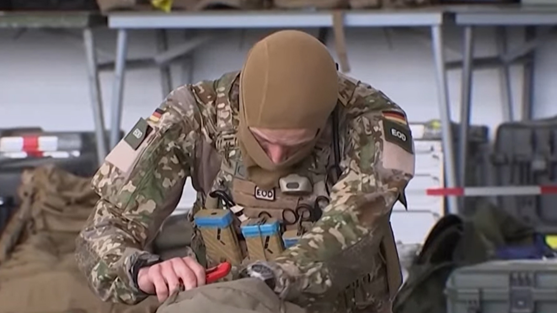 তরুণদের সামরিক প্রশিক্ষণ কেন বাধ্যতামূলক করছে জার্মানি?