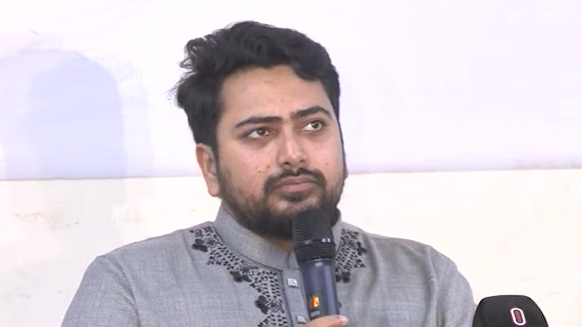 আওয়ামী লীগের ভোট নেয়ার প্রতিযোগিতা করছে বিএনপি ও জামায়াত: নাহিদ