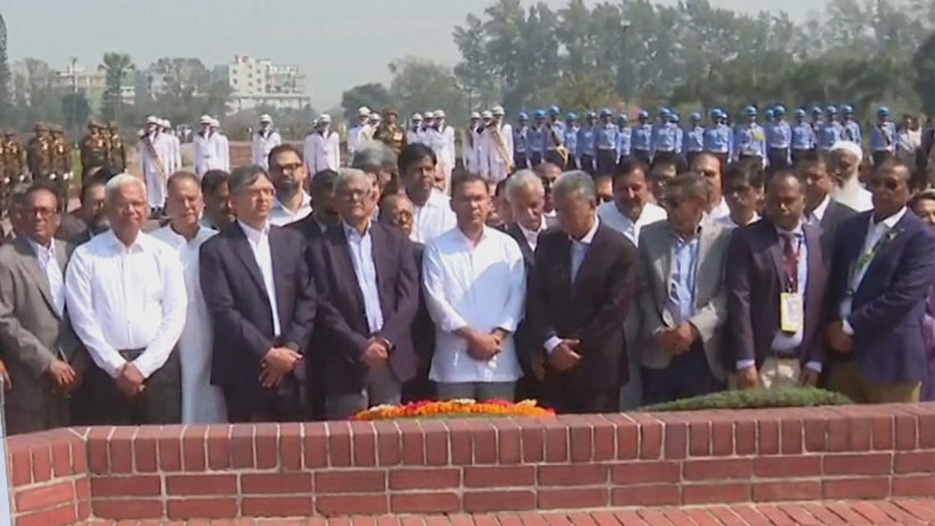 স্মৃতিসৌধের পরিদর্শন বইয়ে যা লিখলেন প্রধানমন্ত্রী তারেক রহমান