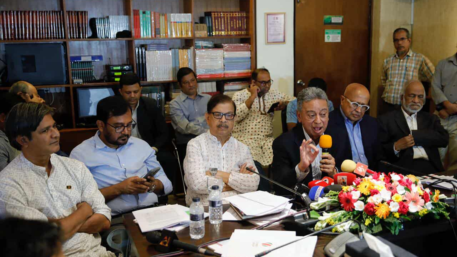 পিআর বিষয়ে গণভোটের দায়িত্ব রাজনৈতিক দলগুলোকে কে দিয়েছে, প্রশ্ন খসরুর