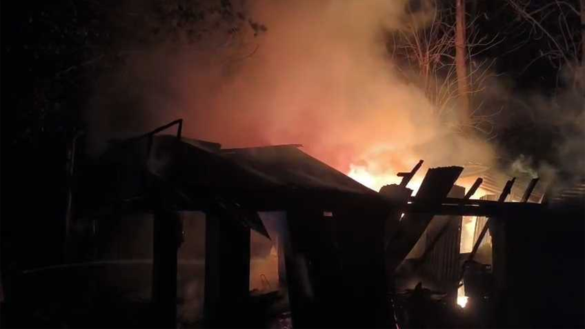 বান্দরবানে অতিরিক্ত তাপে অগ্নিকাণ্ড, দোকান পুড়ে ছাই