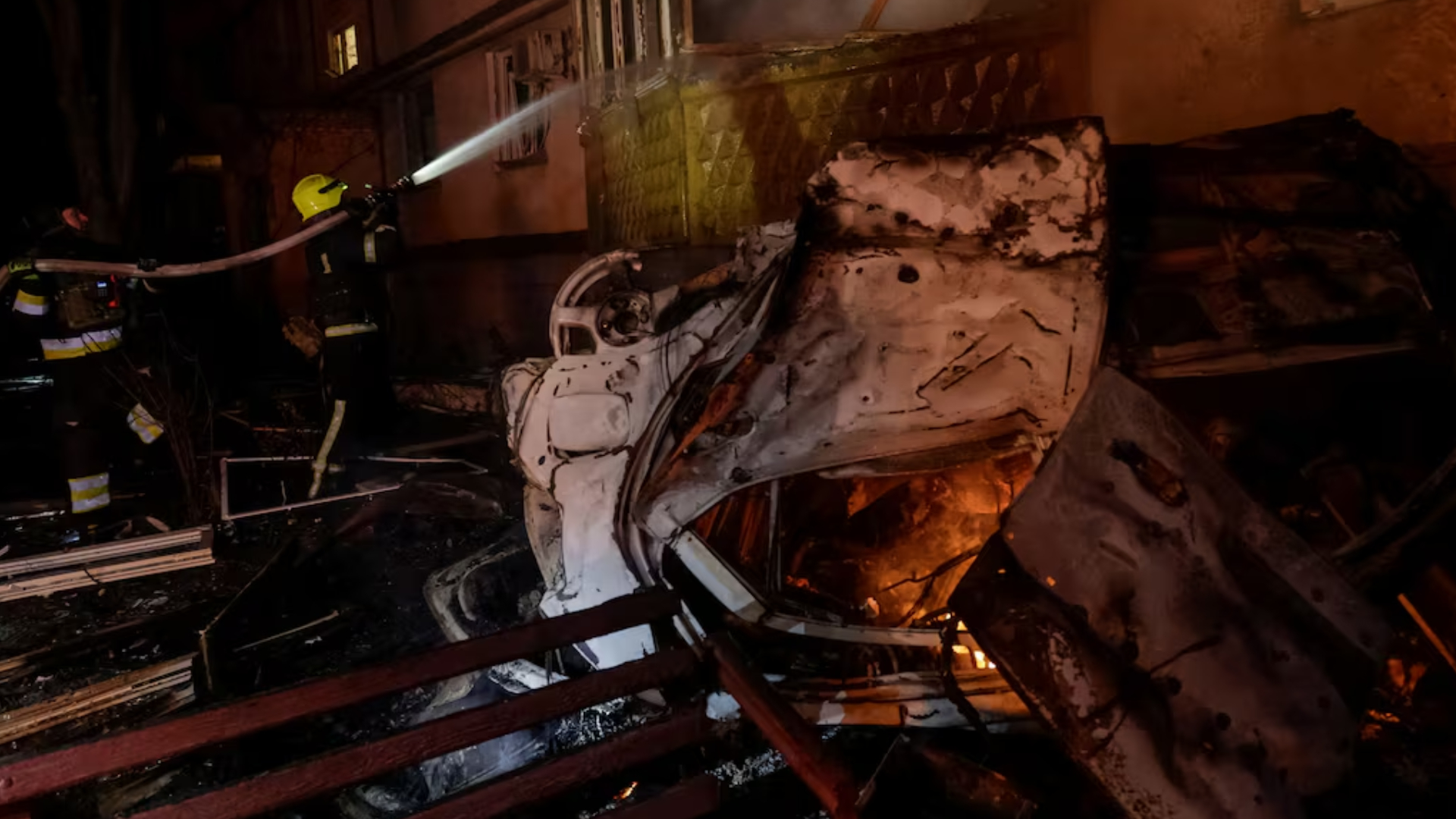 ইউক্রেনে রাতভর ড্রোন ও মিসাইল হামলা রাশিয়ার, বহু হতাহত