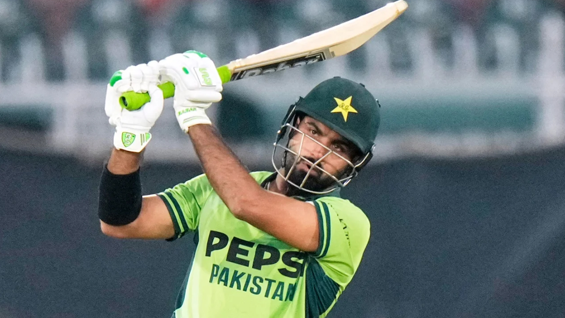 আহত হয়ে হাসপাতালে পাকিস্তানের হুসাইন তালাত