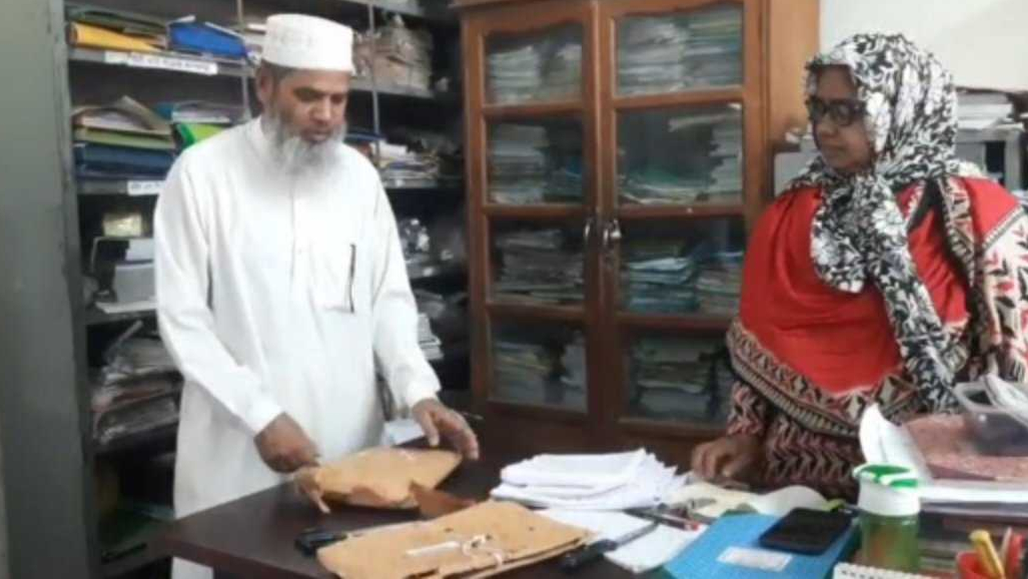 দুই অধ্যাপকের নামে পোস্ট অফিসে এলো কাফনের কাপড়!