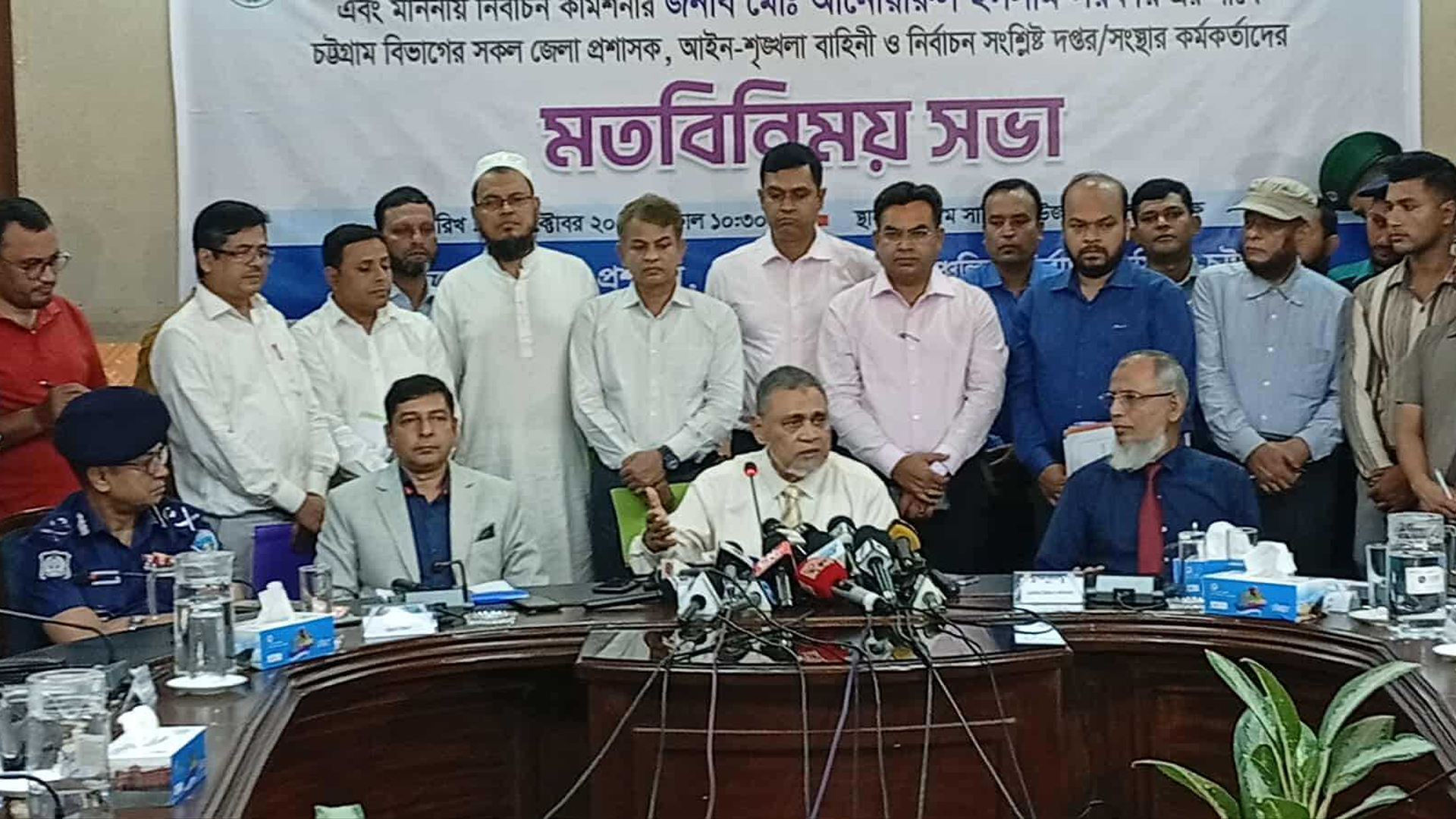 রাতের অন্ধকারে কোনো নির্বাচন করতে চাই না, চাই চোখে দেখা স্বচ্ছ ভোট: সিইসি