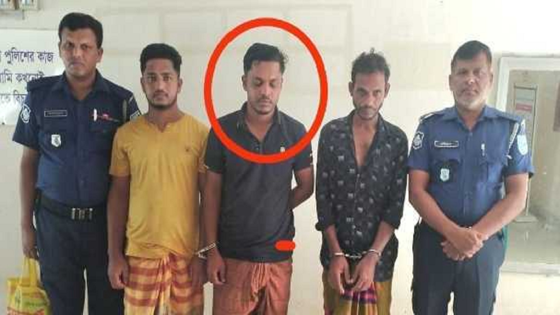 কিশোরগঞ্জে যৌথ বাহিনীর অভিযানে যুবদল নেতাসহ আটক ৩