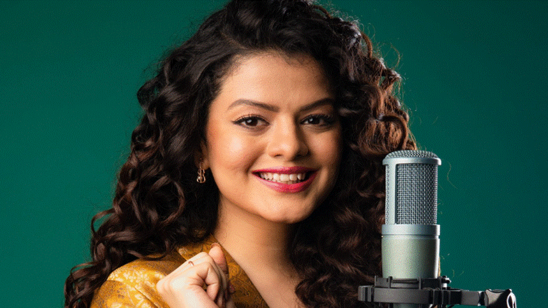 প্রায় ৪ হাজার শিশুর হার্ট সার্জারিতে পাশে দাঁড়িয়ে গিনেস রেকর্ড বলিউড গায়িকার