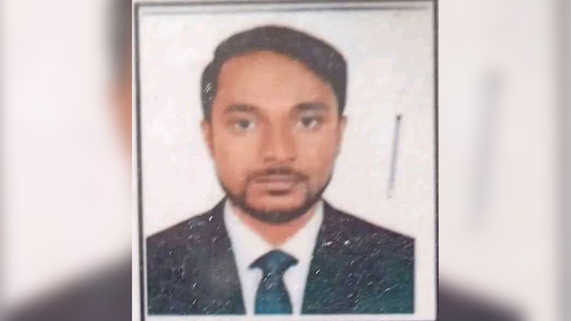 অফিস রুমে ঝুলানো অবস্থায় পাওয়া গেল এনজিও কর্মীর মরদেহ