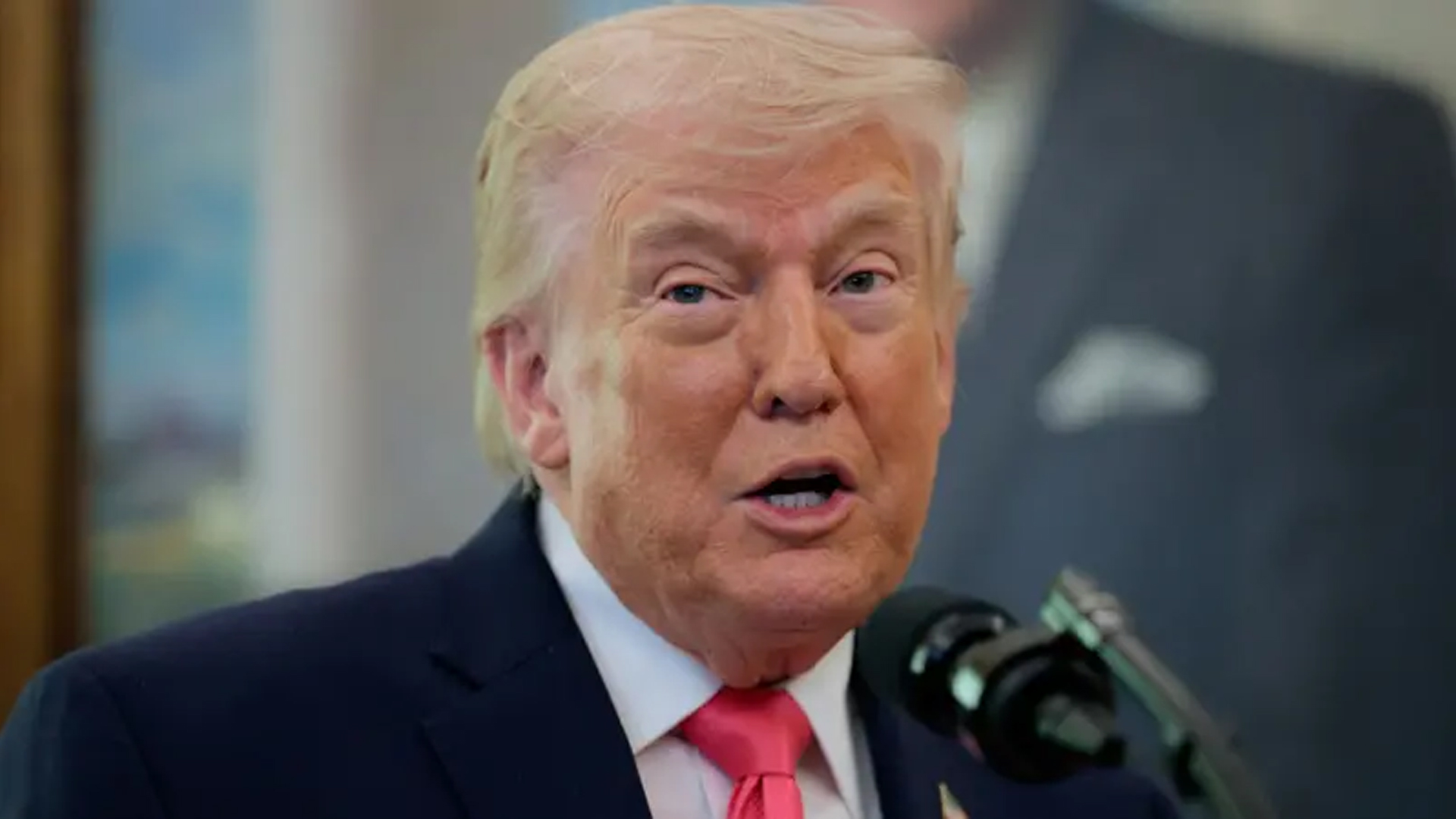 ইরানি নেতারা আলোচনার বিষয় স্বীকার করতে ‘ভয় পাচ্ছেন’: ট্রাম্প