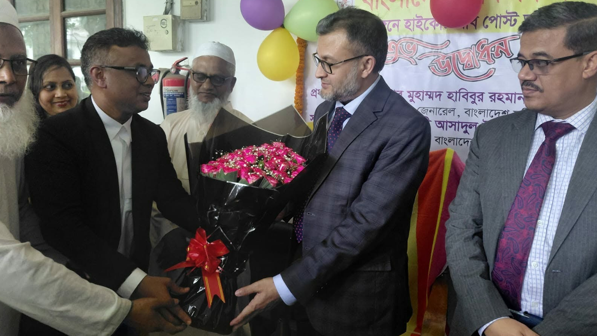 সুপ্রিমকোর্টে দ্বিতীয় শিফটে ডাকঘর সেবা চালু