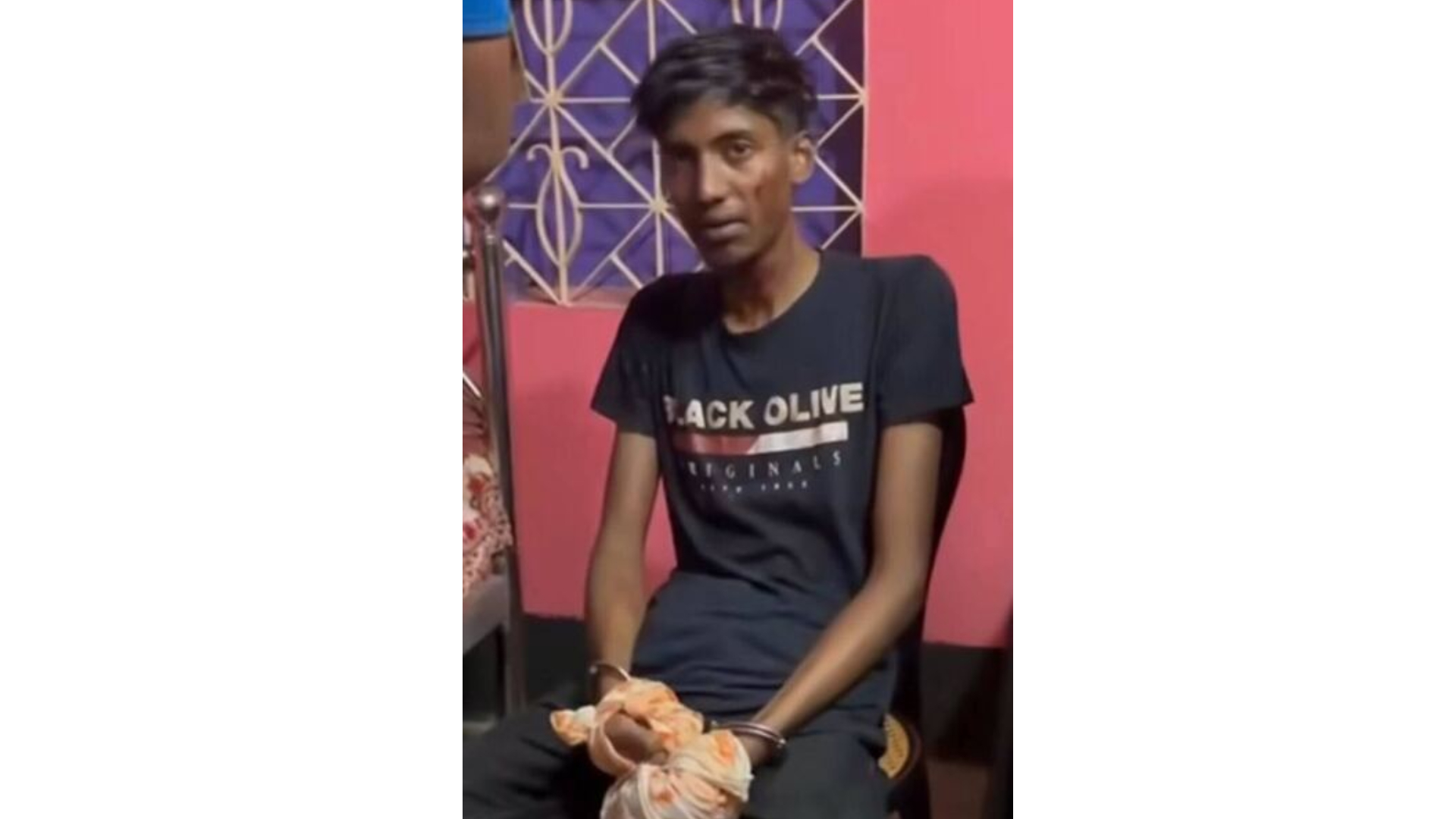 মা দিবসেই ছেলের হাতে প্রাণ গেল মায়ের, বাবা ও বোনের অবস্থা আশঙ্কাজনক