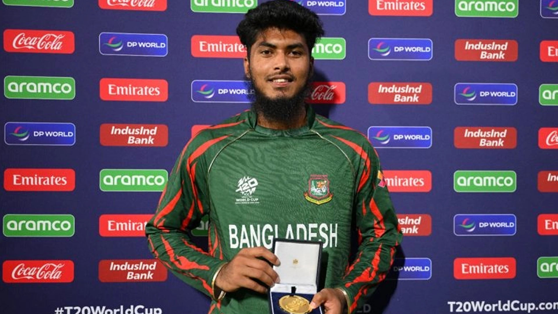 বাংলাদেশের প্রথম ডানহাতি স্পিনার হিসেবে ওয়ানডেতে ৫ উইকেট রিশাদের