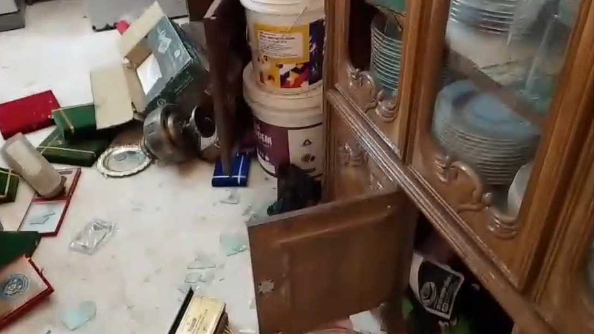 সাবেক রাষ্ট্রপতি আবদুল হামিদের বাড়িতে হামলা-ভাঙচুর