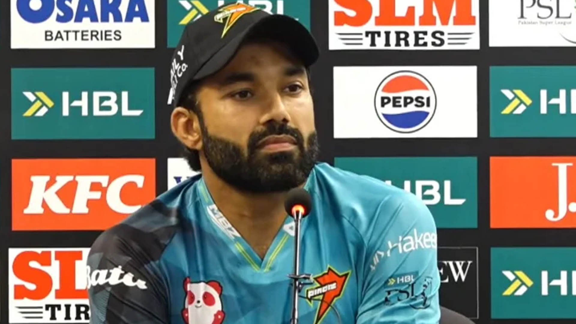 পাকিস্তান দলে আমার জায়গা পাওয়া উচিত নয়: রিজওয়ান