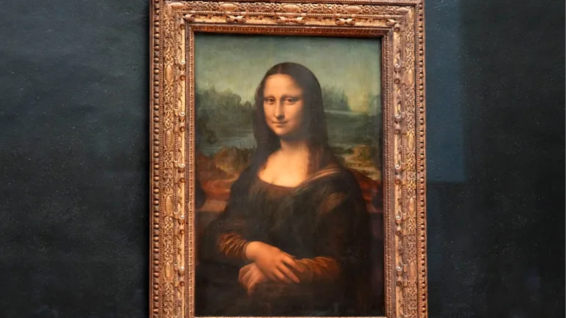 মোনালিসা থেকে নাৎসিদের দখলে: ল্যুভর জাদুঘরে সবশেষ চুরির ঘটনা কেন ভিন্ন?