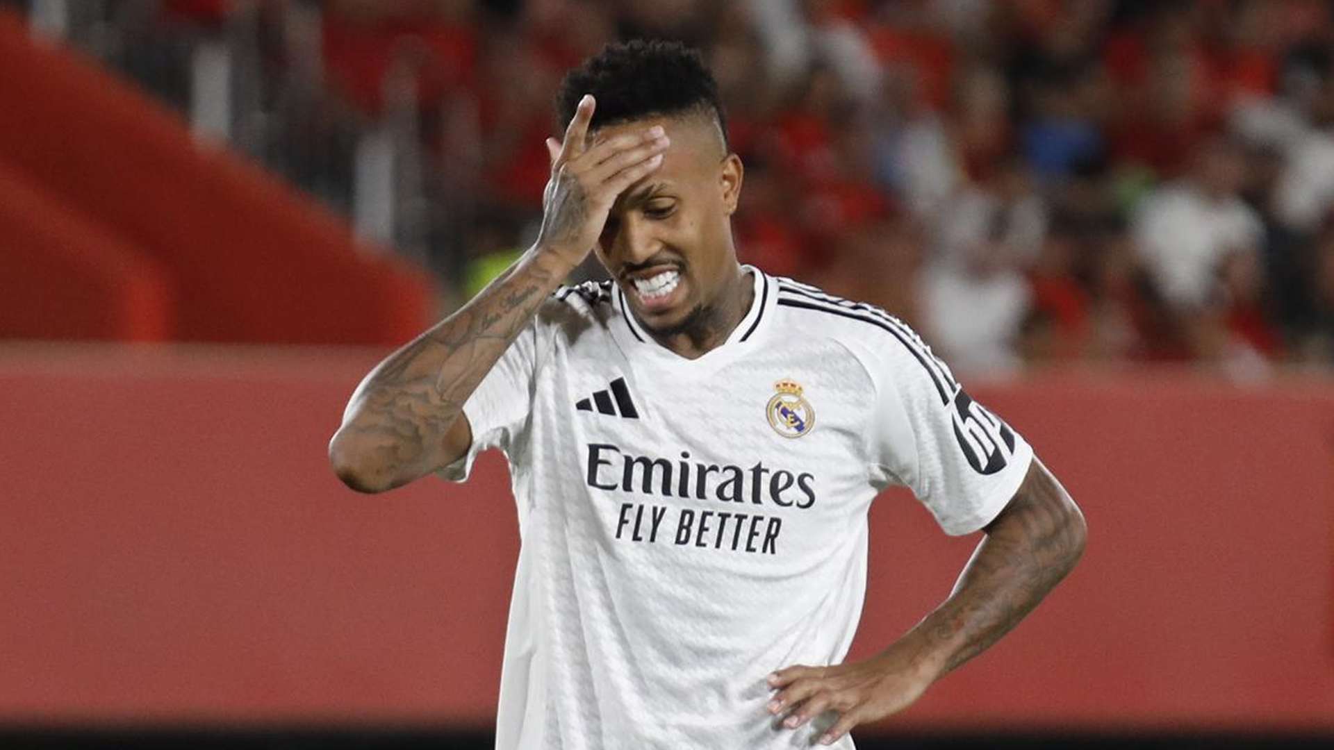 পেশির চোটে দুই সপ্তাহের জন্য ছিটকে গেলেন ব্রাজিলিয়ান ডিফেন্ডার