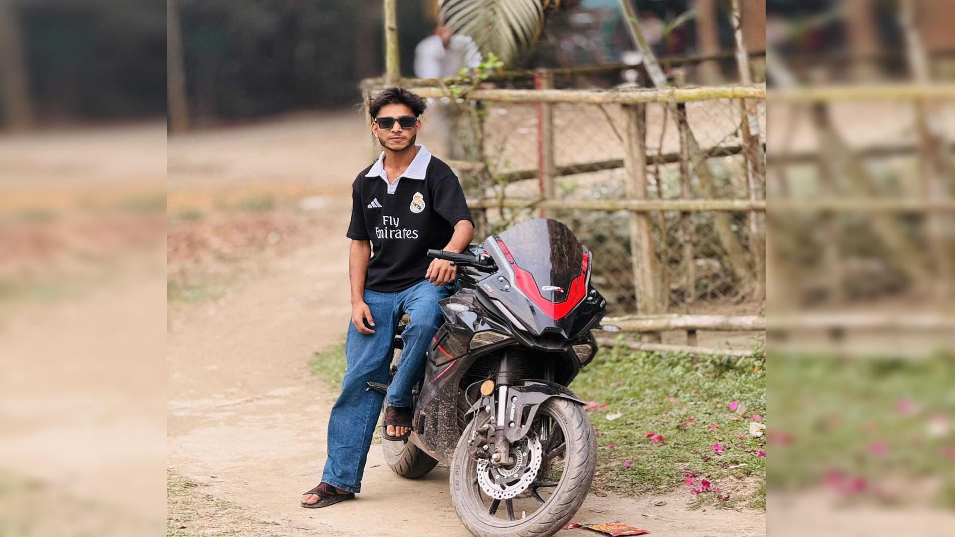 কিশোরগঞ্জে মাইক্রোবাস-মোটরসাইকেল   সংঘর্ষে কলেজছাত্র নিহত