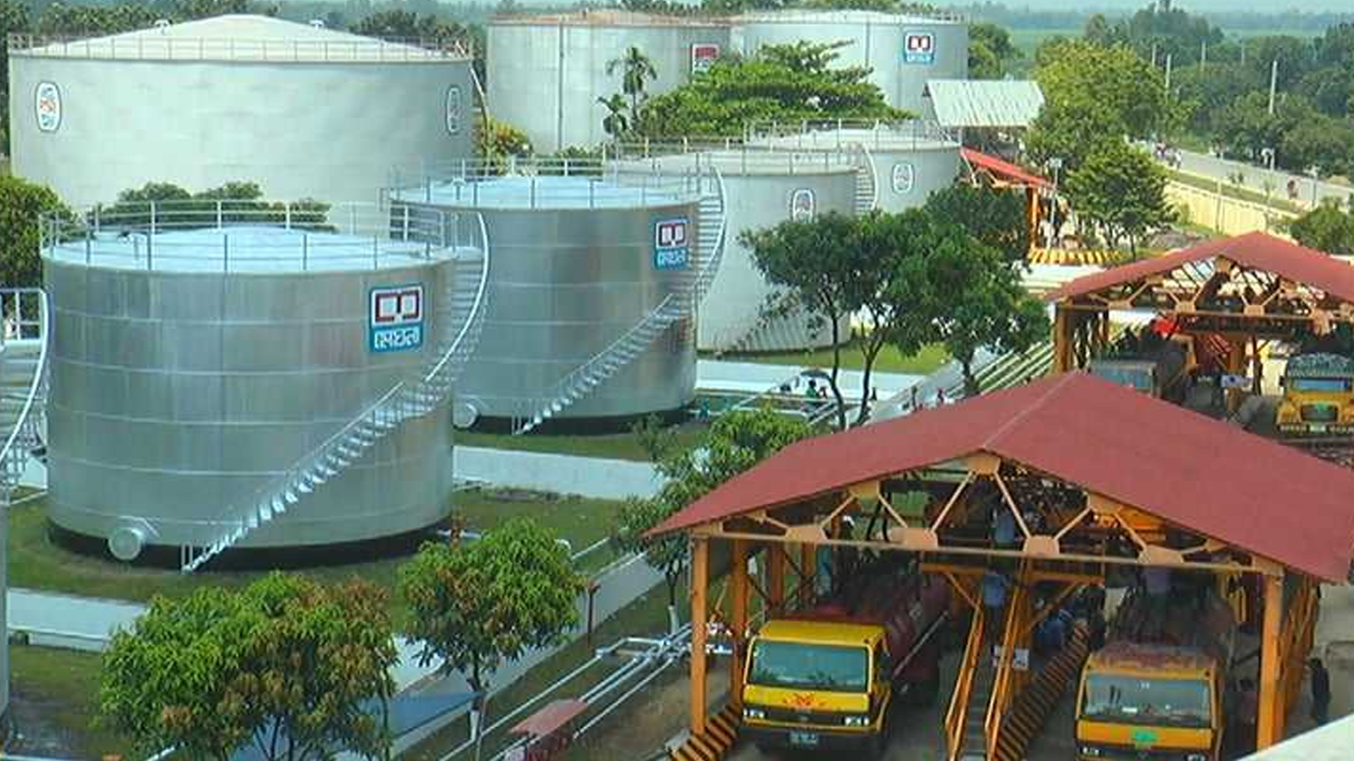 ভারত থেকে এলো ৫ হাজার মেট্রিক টন ডিজেল