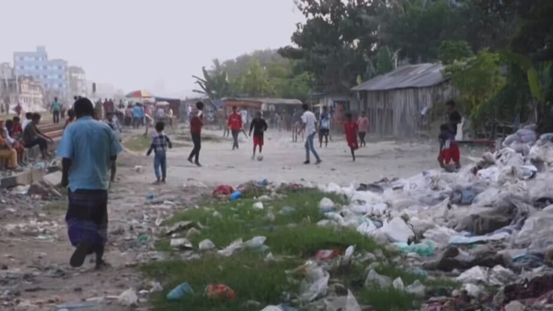 গাজীপুরে নেই খেলার মাঠ, শিশু-কিশোররা ঝুঁকছে মোবাইল ফোনে