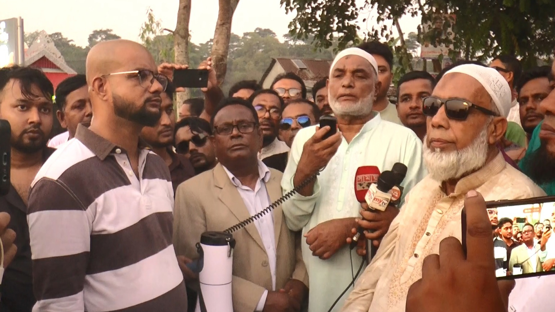 মাদারীপুর-১ আসনে বিএনপির স্থগিত মনোনয়ন পুনর্বহালের দাবিতে বিক্ষোভ