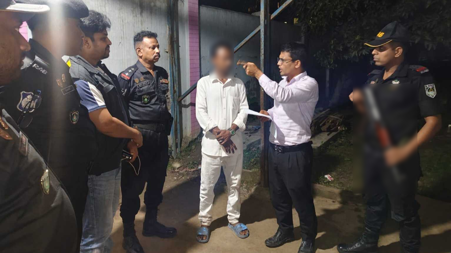 নোয়াখালীতে স্মার্টফোনে জুয়া খেলায় যুবকের জেল-জরিমানা