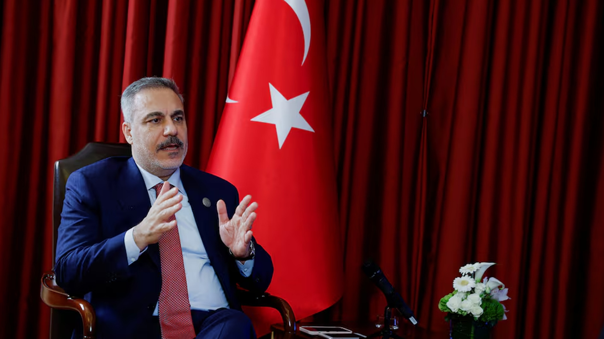 হামাসকে নিরস্ত্রীকরণের আগে গাজার শাসন ব্যবস্থা গঠন জরুরি: তুর্কি পররাষ্ট্রমন্ত্রী