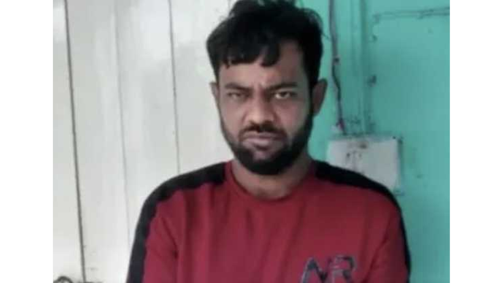 যশোরে ১৪ মামলার আসামিকে গণপিটুনি দিয়ে পুলিশে সোপর্দ