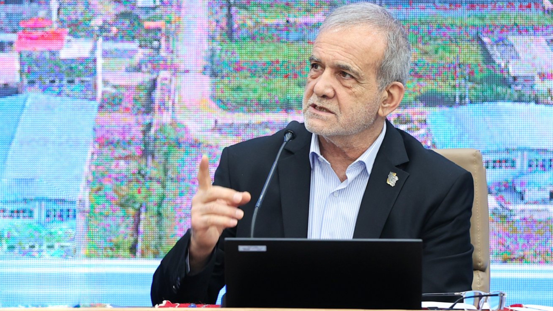 কোনো জাতিকে অধিকারবঞ্চিত করার ট্রাম্প কে? প্রশ্ন ইরানি প্রেসিডেন্টের