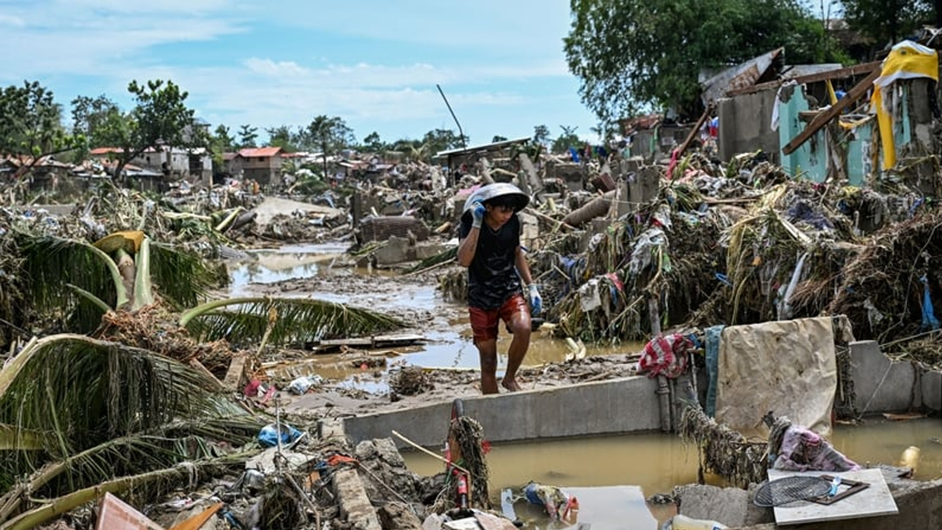 টাইফুন কালমায়েগির তাণ্ডবে ফিলিপিন্সে মৃত্যু বেড়ে ৯৩