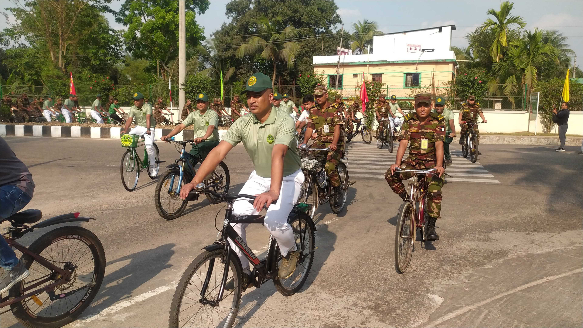 স্বাধীনতা দিবসে কুমিল্লা সেনানিবাসে ‘গো গ্রিন ইনিশিয়েটিভ’ বর্ণাঢ্য সাইকেল র‍্যালি