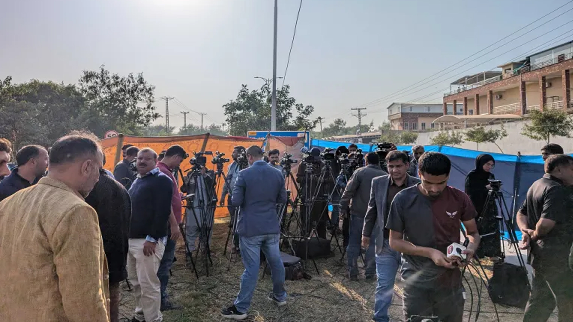 আদালতের বাইরে বিস্ফোরণ আত্মঘাতী হামলা ছিল: পাক স্বরাষ্ট্রমন্ত্রী