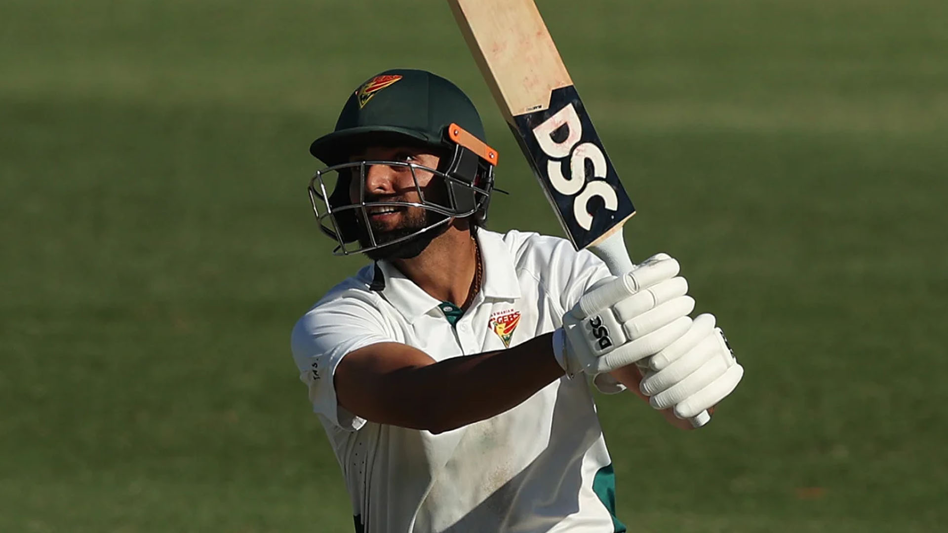 অস্ট্রেলিয়ায় সেঞ্চুরি হাঁকিয়ে ইতিহাস গড়লেন ভারতের নিখিল