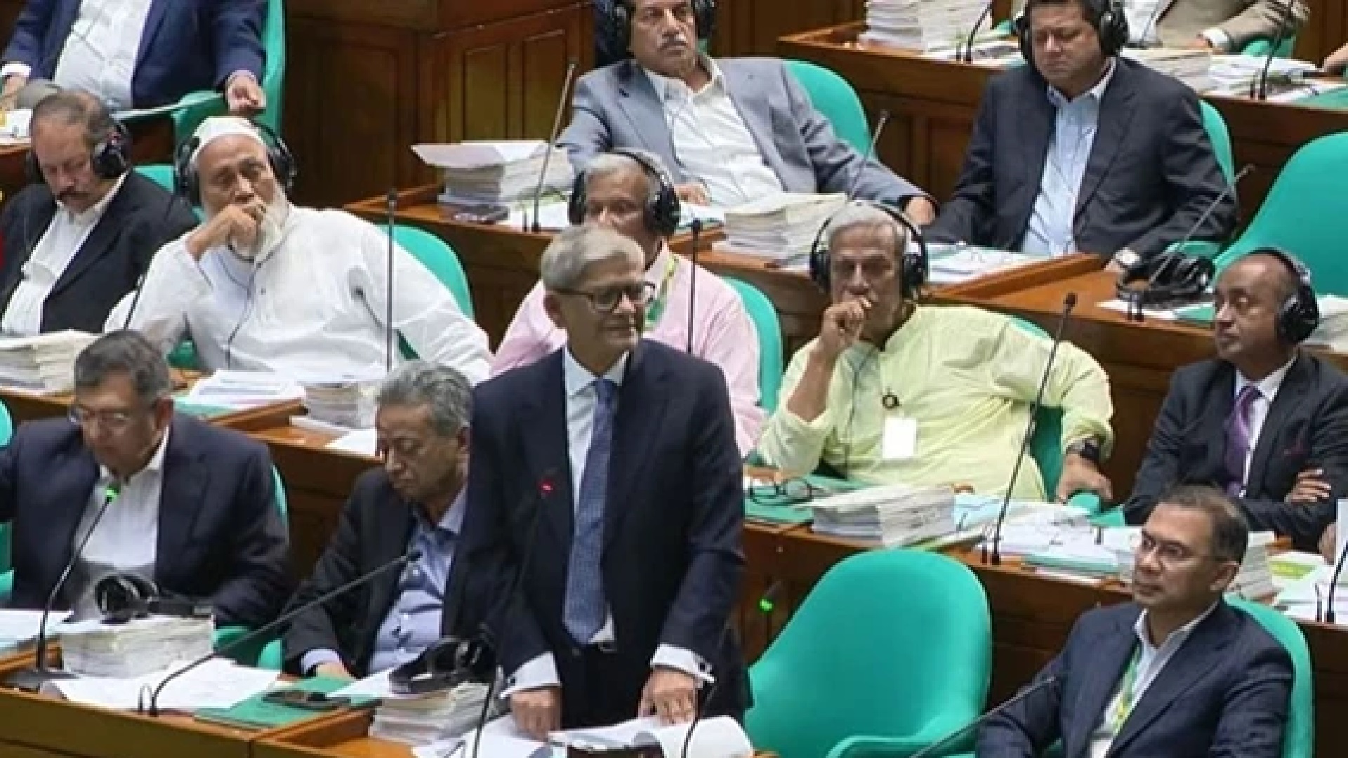 দুর্নীতিকে প্রশ্রয় না দিয়ে গ্রামের সড়ককে অগ্রাধিকার দেবে সরকার: মির্জা ফখরুল