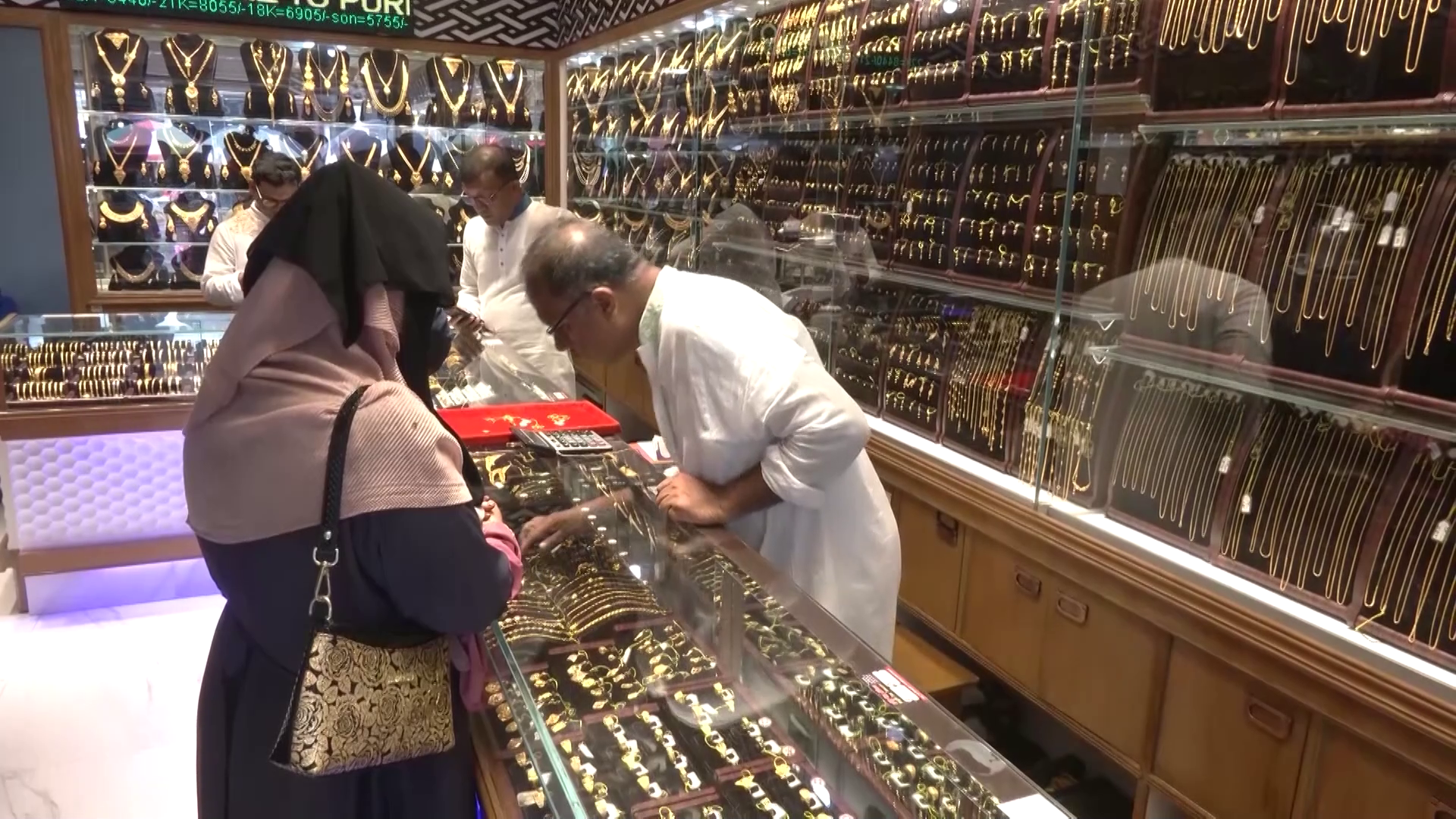 দেশে কত দামে স্বর্ণ ও রুপা বিক্রি হচ্ছে আজ?