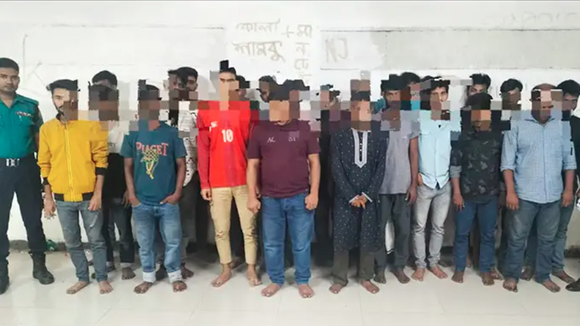 মোহাম্মদপুরে বিশেষ অভিযানে গ্রেফতার ২২