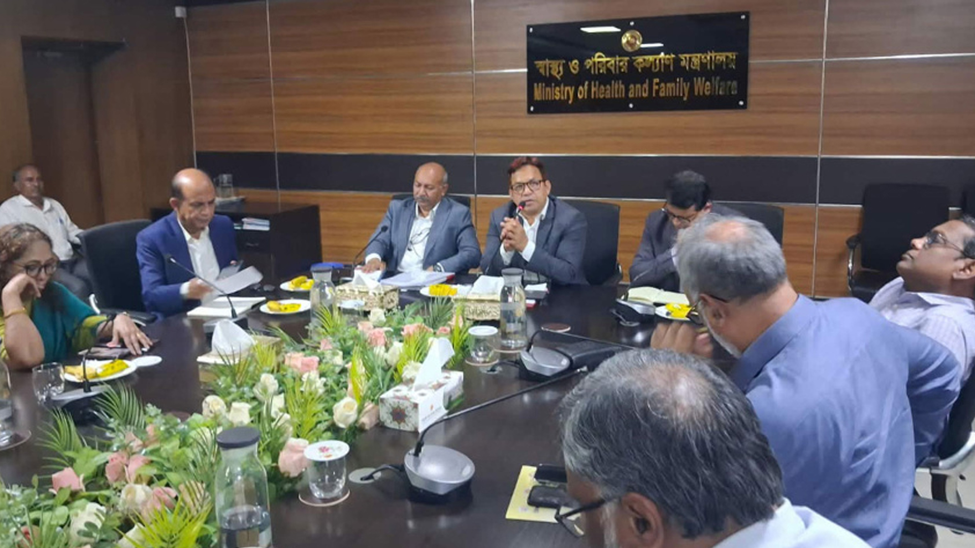 স্বাস্থ্যমন্ত্রীর নির্দেশে স্বাস্থ্য কর্মীদের মন্ত্রণালয়ে ডেকে জরুরি বৈঠক, দাবি পূরণে কমিটি গঠন