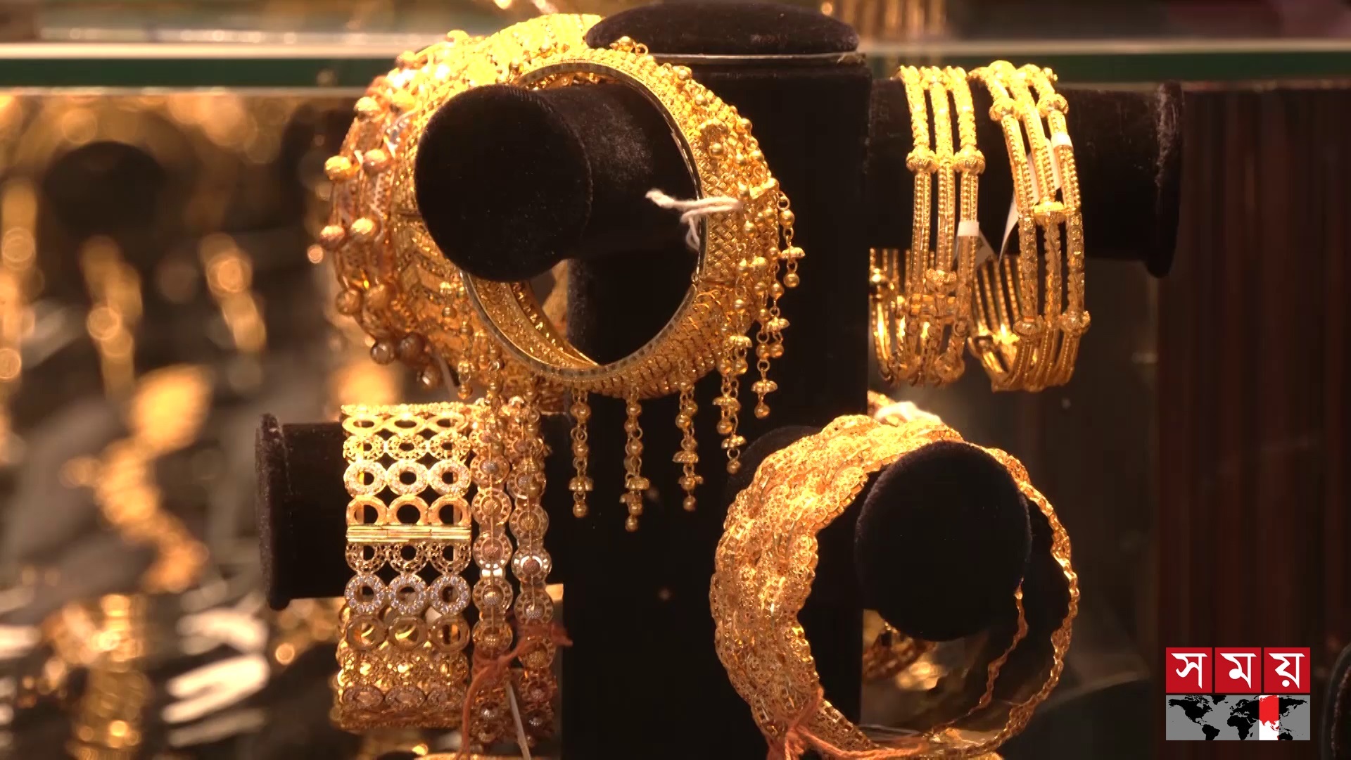 সকালের পর বিকেলেও যে কারণে দেশের বাজারে স্বর্ণের দামে বড় পতন