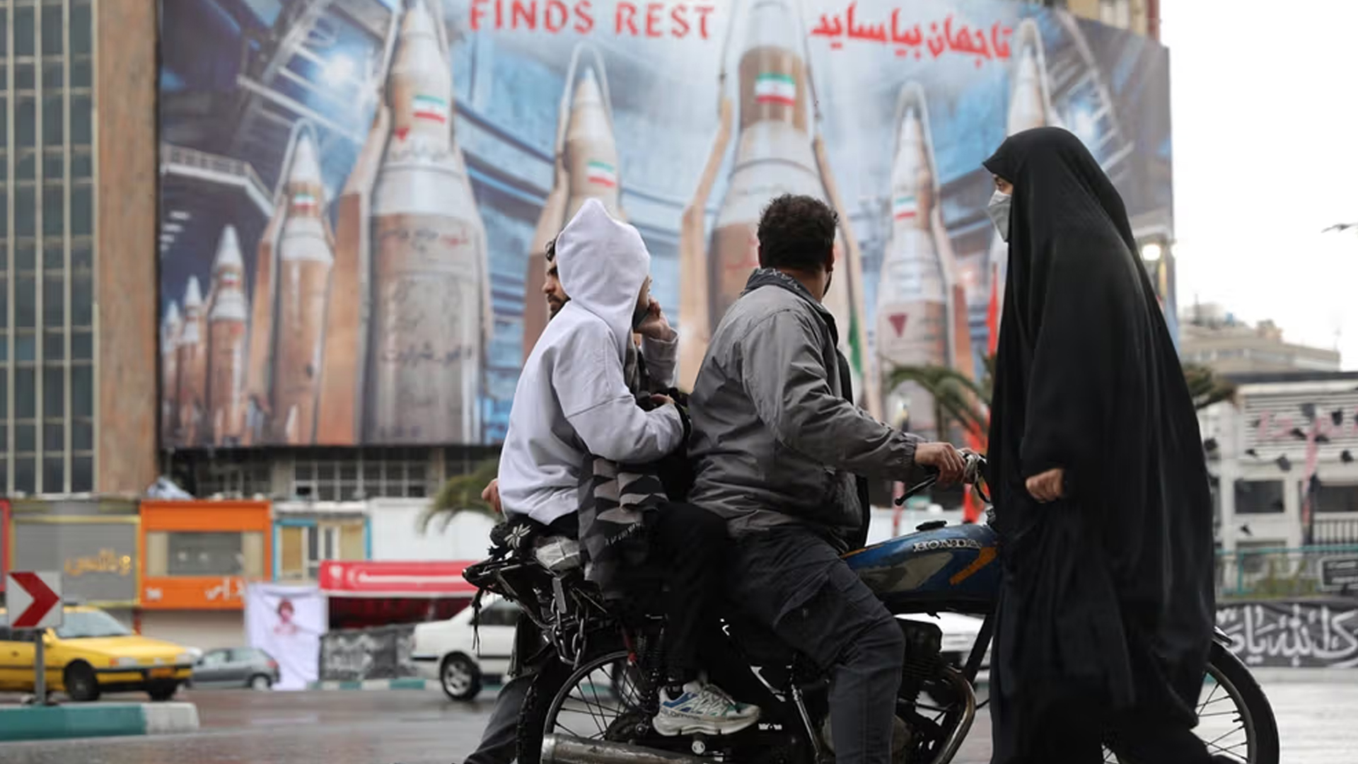 যুক্তরাষ্ট্র-ইরান আলোচনা: উভয় পক্ষের দাবিগুলো কী, চুক্তি কি সম্ভব?