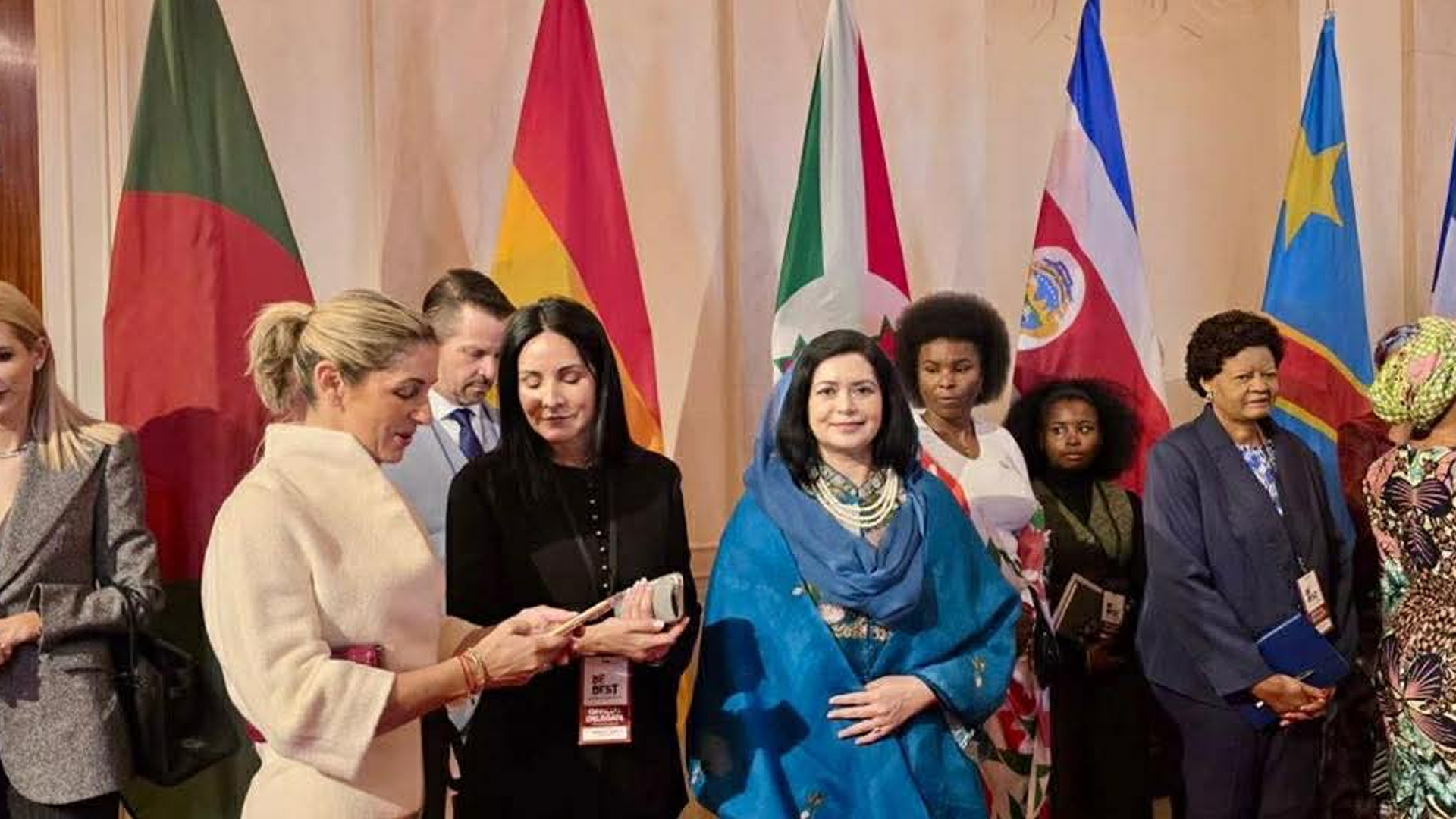 মেলানিয়া ট্রাম্পসহ ফার্স্ট লেডিদের সঙ্গে জুবাইদা রহমানের সাক্ষাৎ