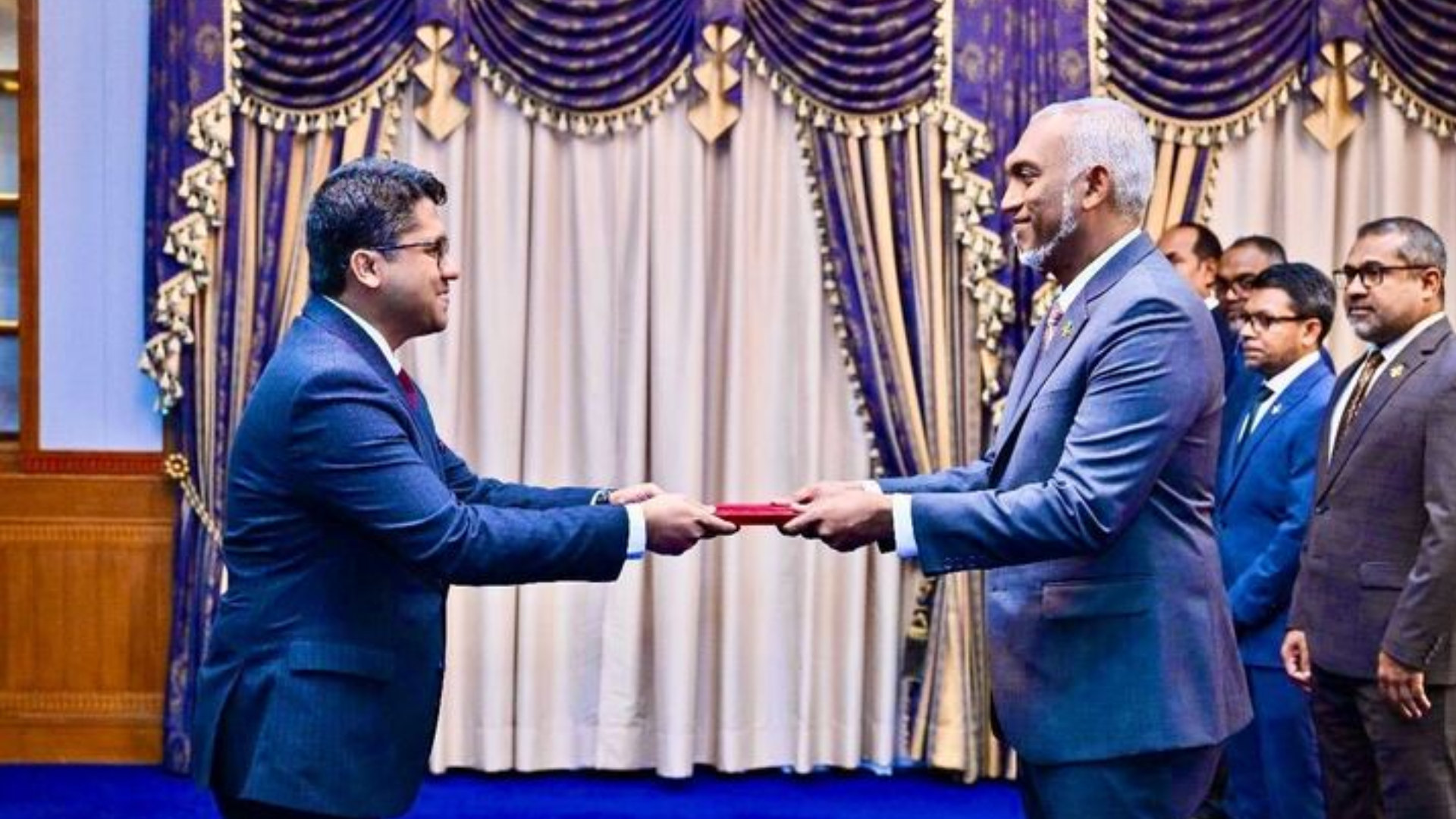 মালদ্বীপের প্রেসিডেন্টের কাছে নবনিযুক্ত বাংলাদেশ হাইকমিশনারের পরিচয়পত্র পেশ