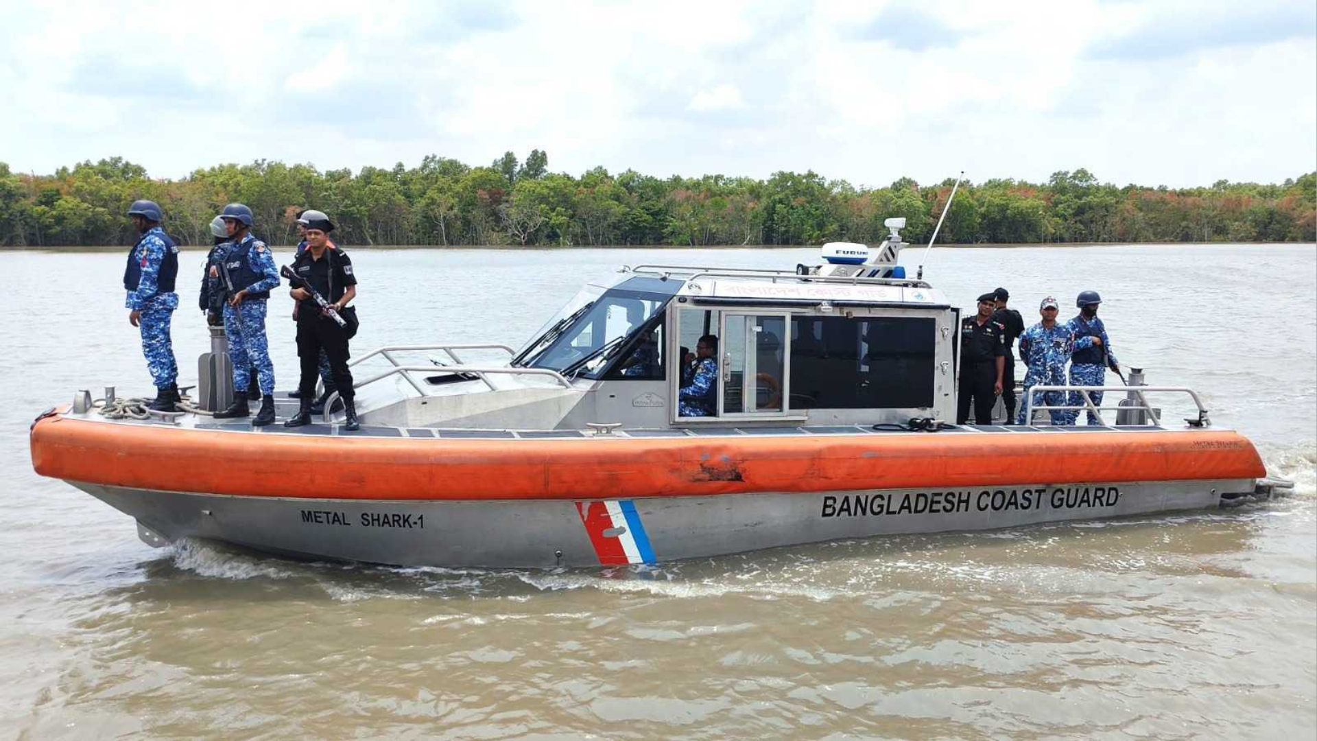 সুন্দরবনে যৌথ বাহিনীর ‘অপারেশন ম্যানগ্রোভ শিল্ড’ অভিযান