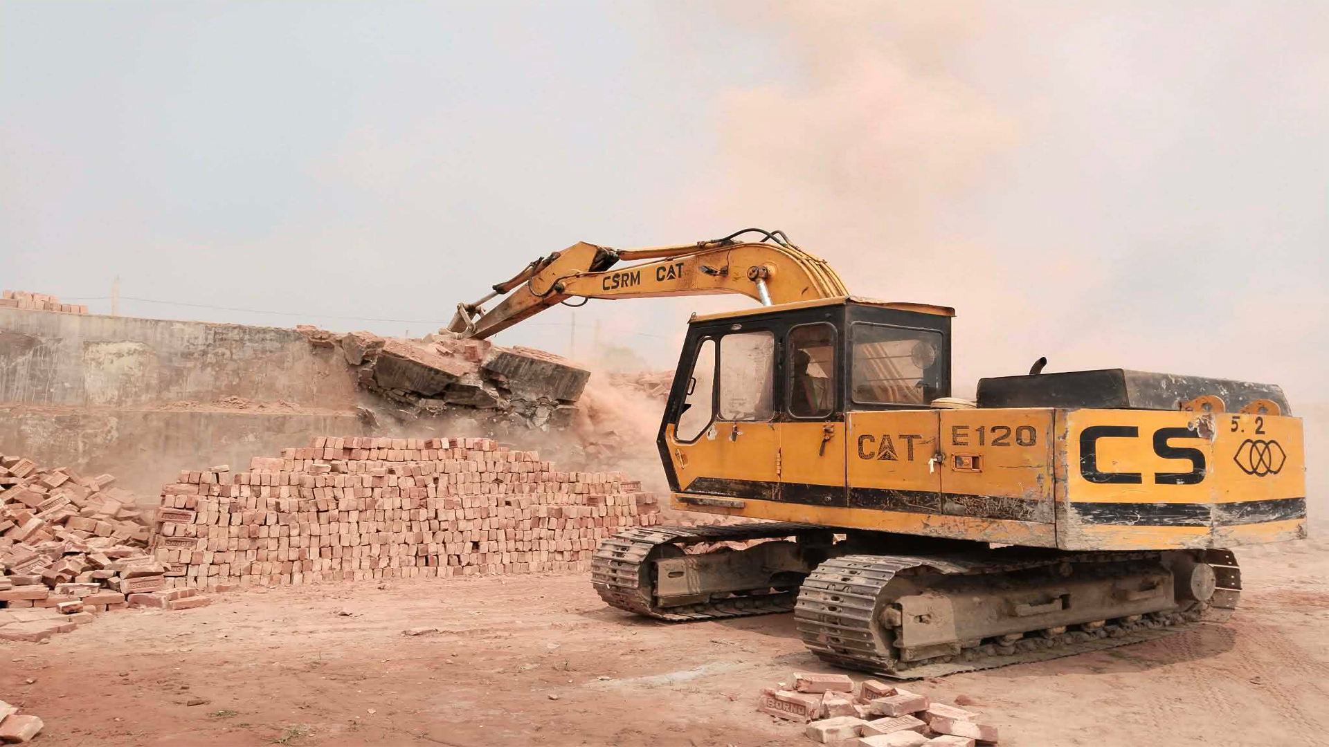 সিরাজগঞ্জে অনুমোদনহীন ৬ ইটভাটায় সাড়ে ১৯ লাখ টাকা জরিমানা