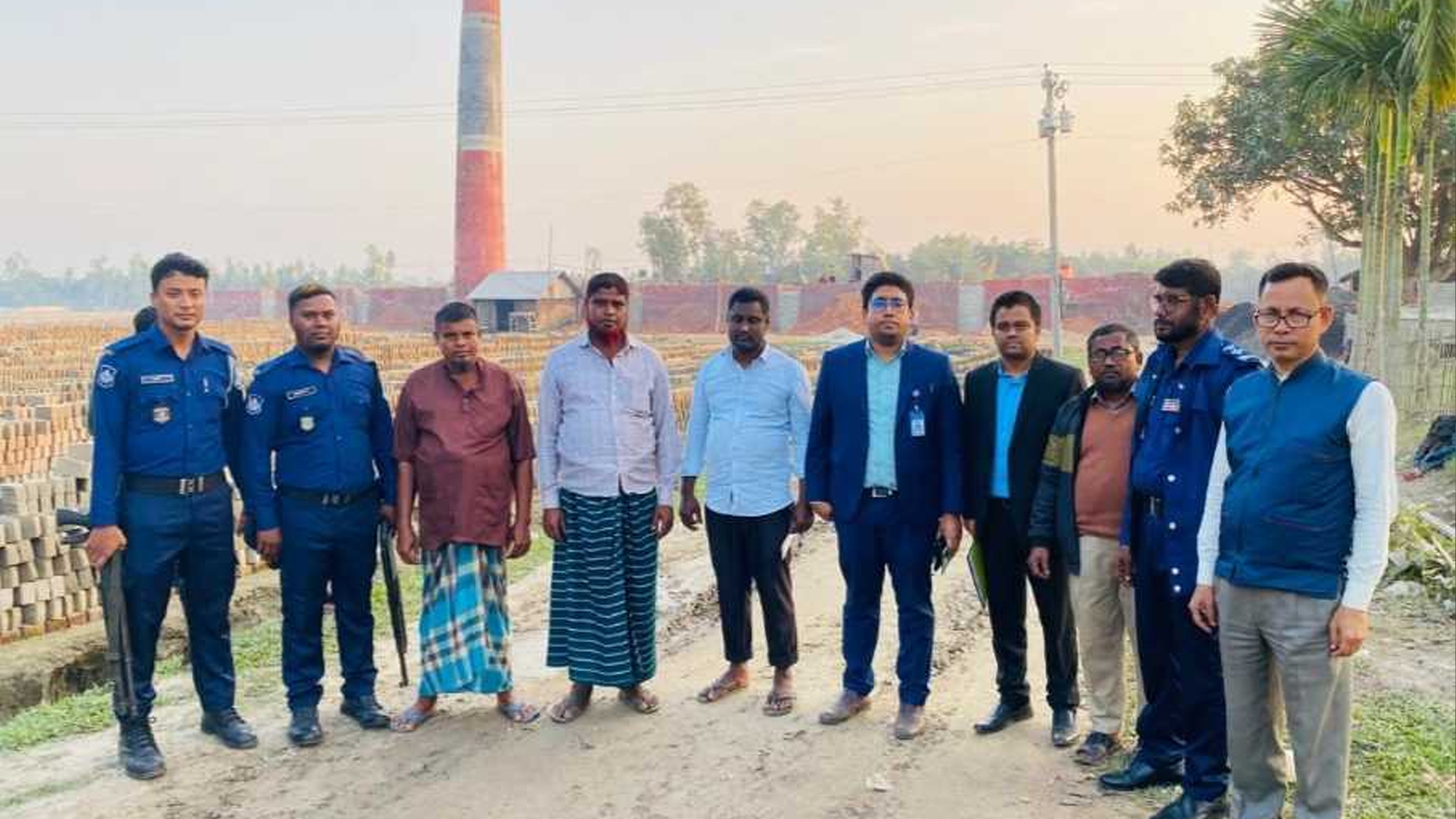 উলিপুরে ইটভাটা কর্তৃপক্ষকে লাখ টাকা জরিমানা