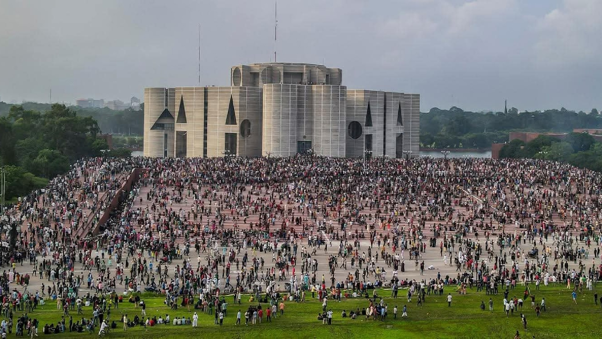 গণভোটে ‘হ্যাঁ’ জয়ের পর নতুন রাজনৈতিক অধ্যায়: কীভাবে চলবে গণপরিষদ ও জাতীয় সংসদ