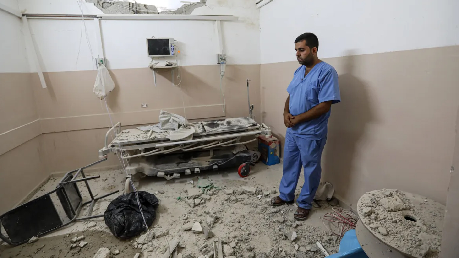 18 hospitals in Gaza have been completely closed since October 7 due to Israeli attacks. Photo: Collected
