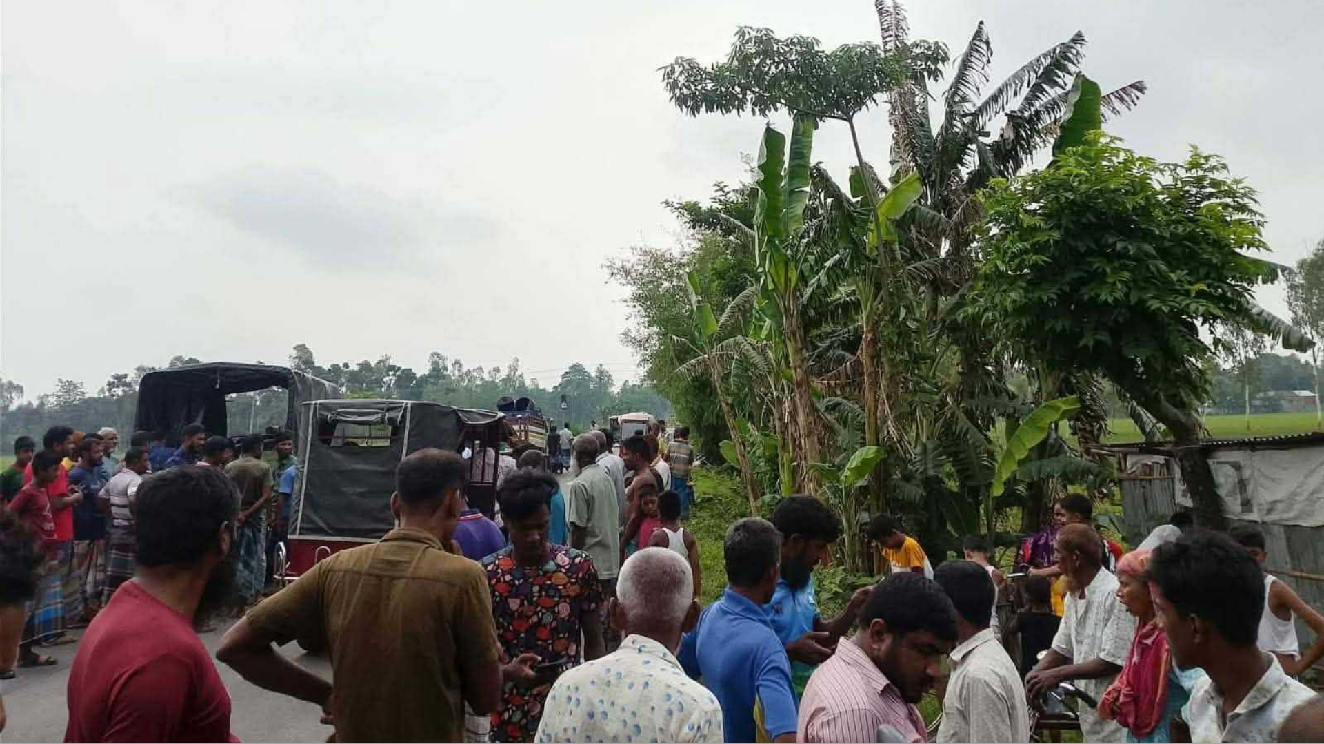 কুড়িগ্রামে পিকআপের ধাক্কায় প্রাণ গেল বাবা-ছেলের