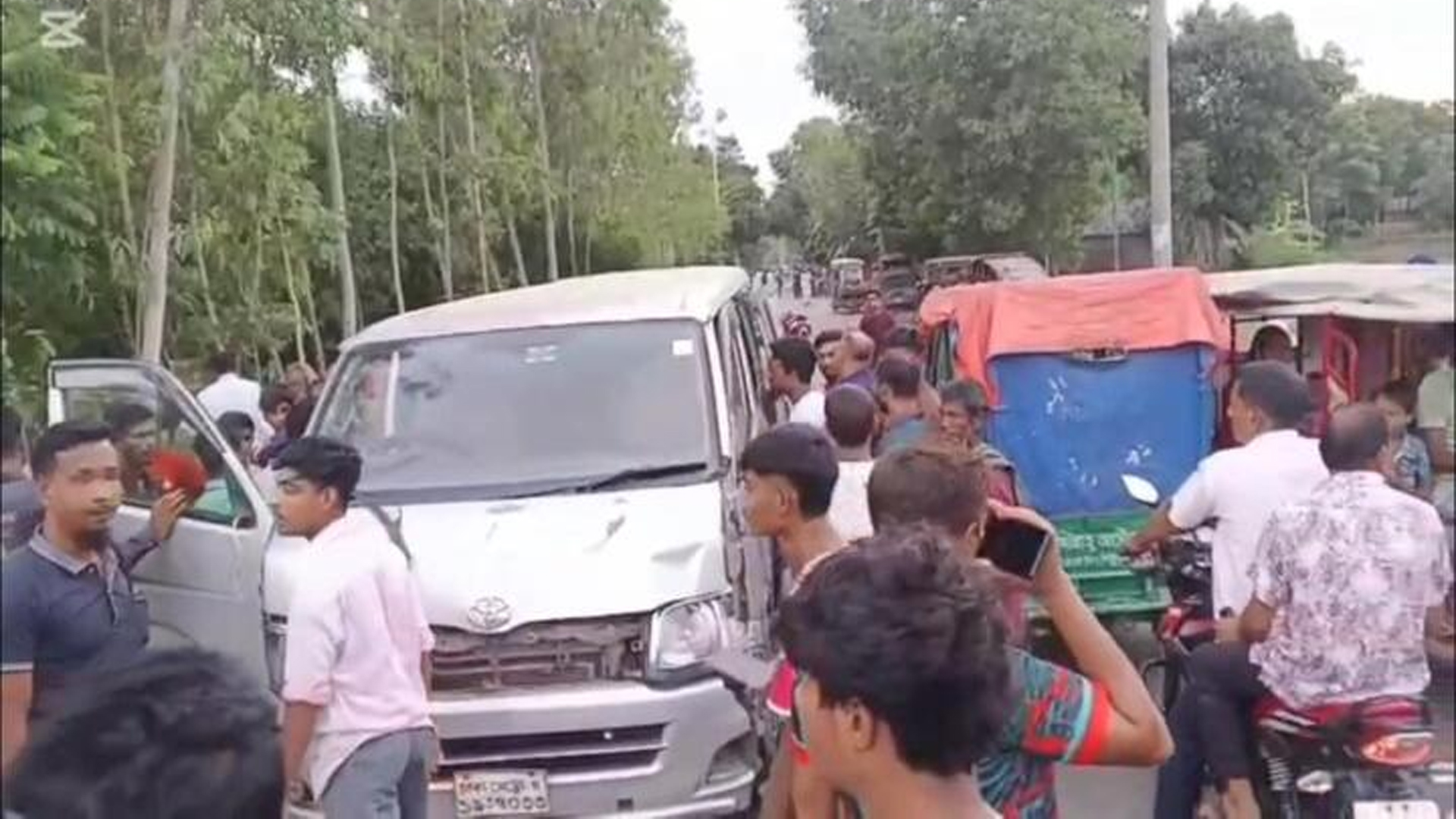 বরযাত্রীবাহী মাইক্রোবাসচাপায় আরও এক মাদ্রাসাছাত্রের মৃত্যু