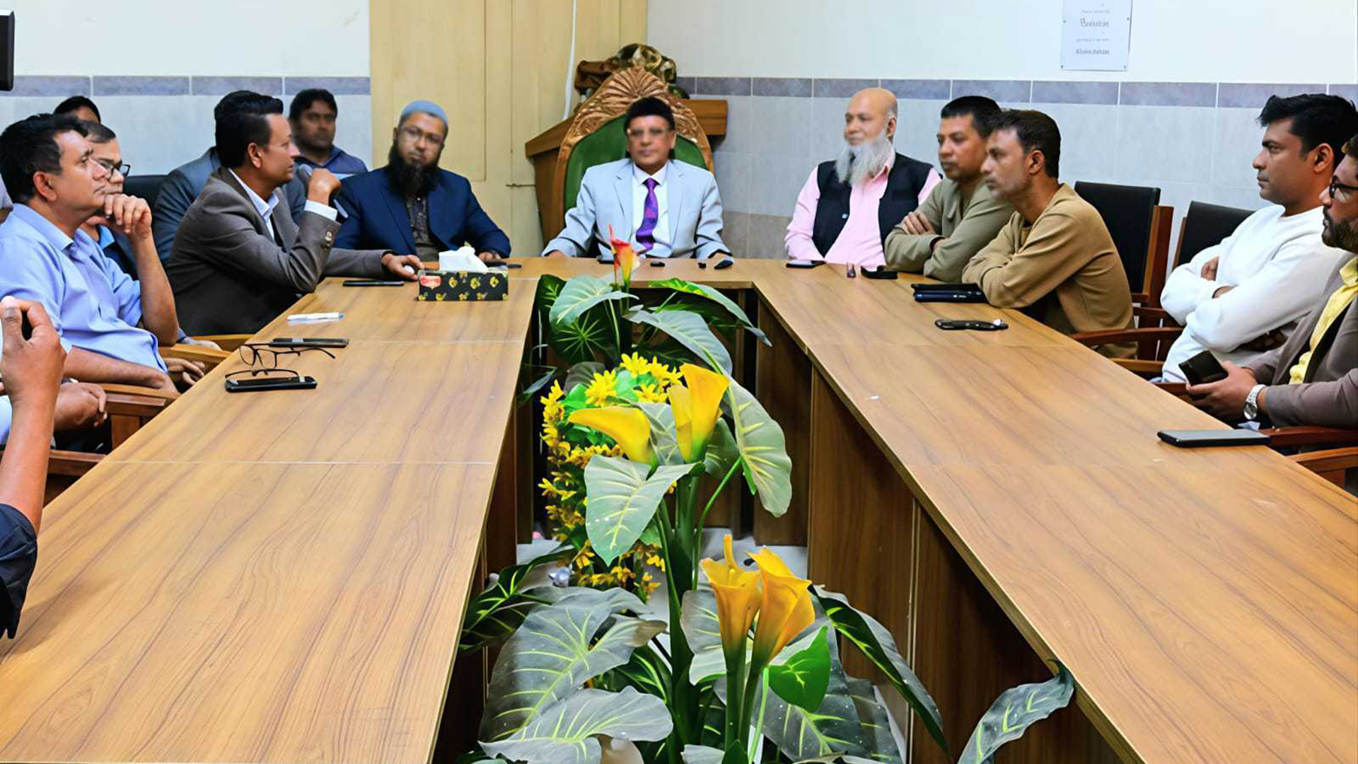 মাগুরায় চিকিৎসককে পেটানোর মামলায় আসামি ৬, গ্রেফতারে আল্টিমেটাম