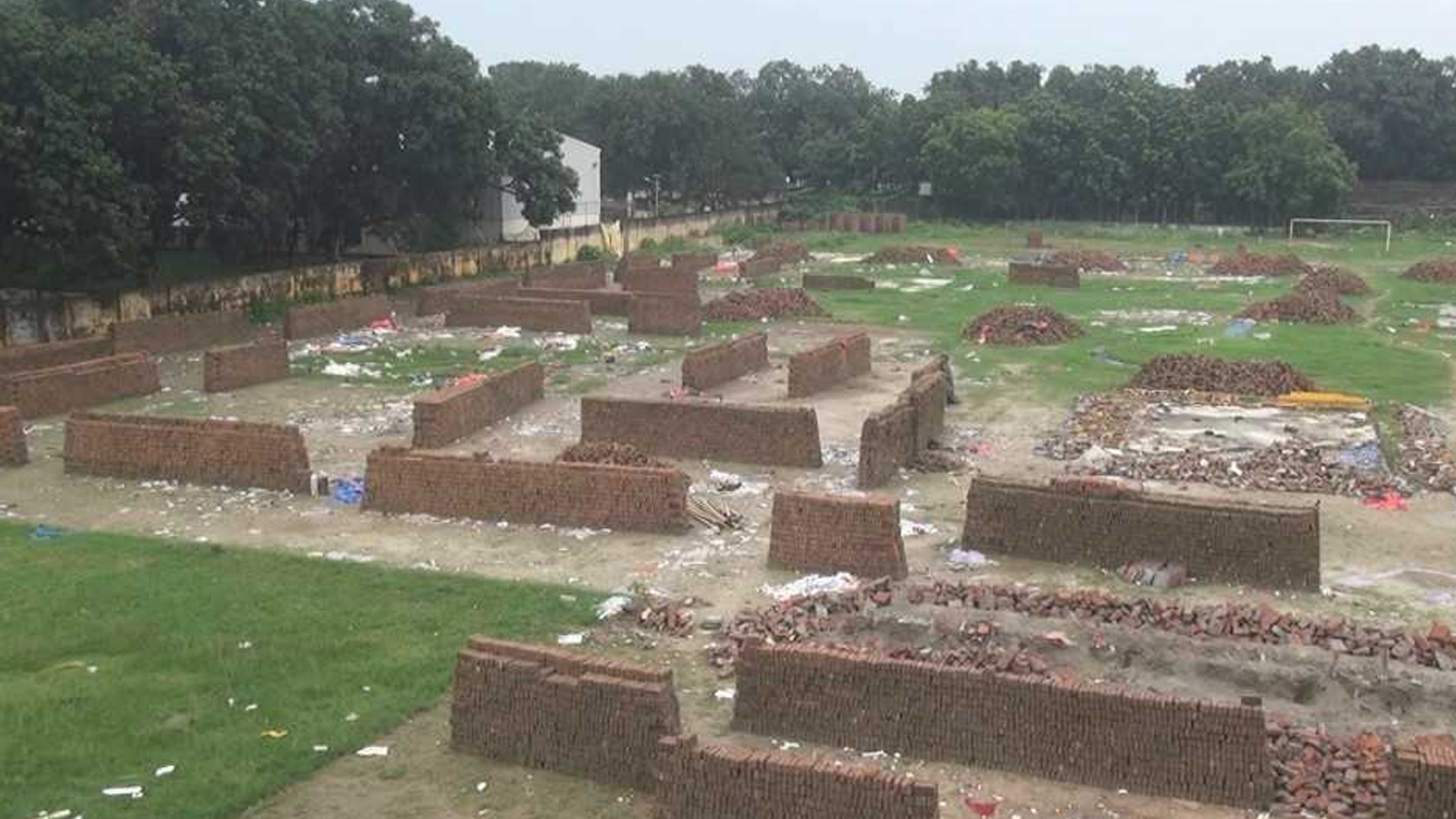 স্টেডিয়ামের মাঠ খুঁড়ে বাণিজ্য মেলা, ৩ মাস ধরে বন্ধ অনুশীলন-খেলাধুলা